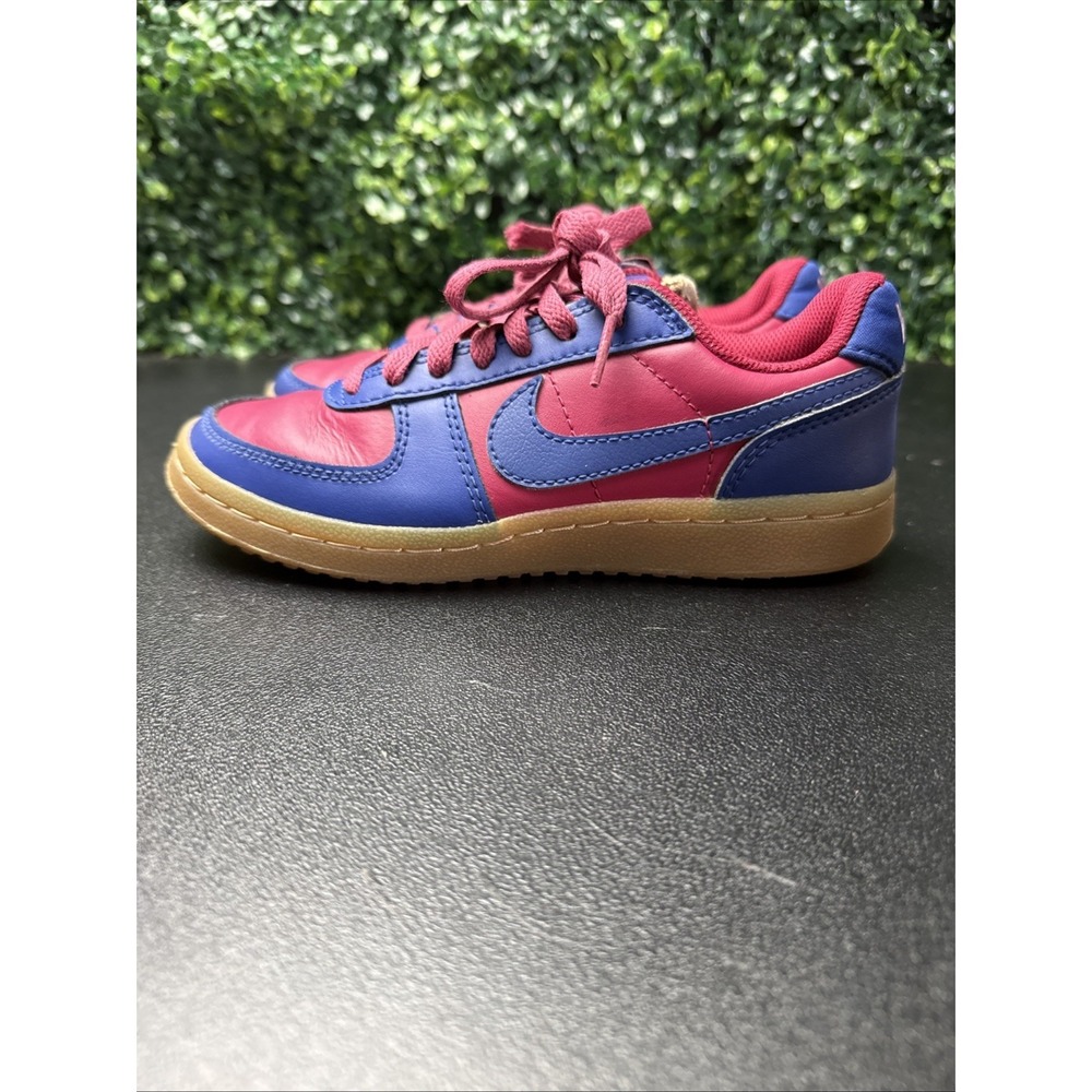 Nike Field General GS sneakers Kids Size 2.5Y Red Blue Sneakers Gum Soles